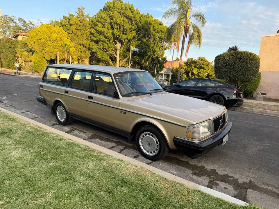 1993 Volvo 245 - Image 3 of 9