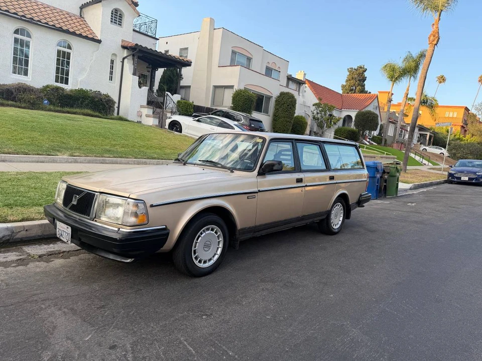 1993 Volvo 245 - Image 2 of 9