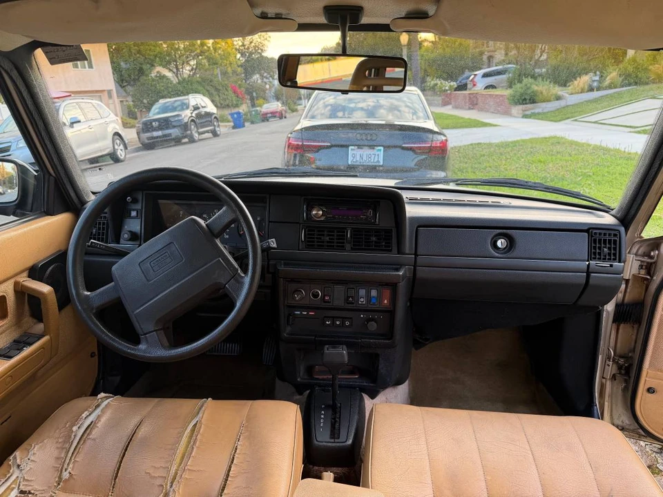 1993 Volvo 245 - Image 6 of 9