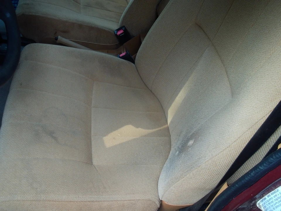 1993 Volvo 244 - Image 17 of 31