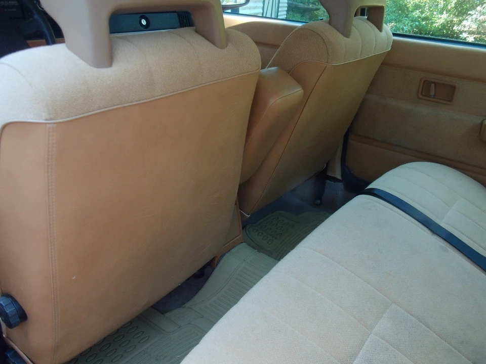 1993 Volvo 244 - Image 21 of 31