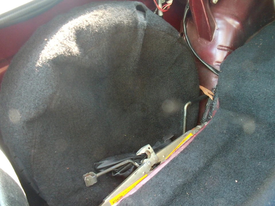 1993 Volvo 244 - Image 12 of 31