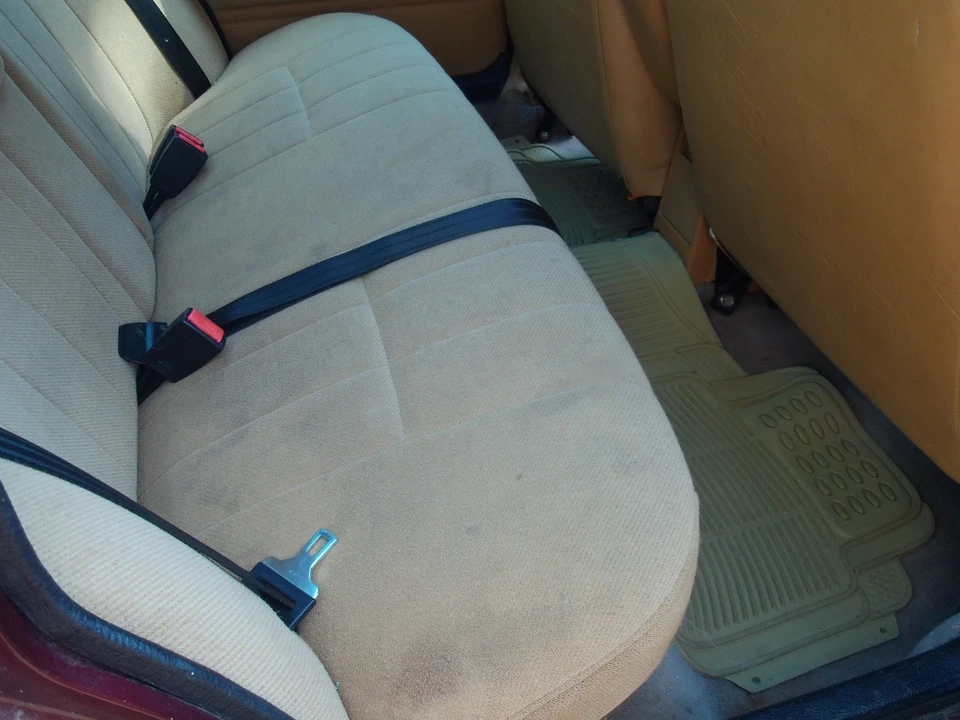 1993 Volvo 244 - Image 22 of 31