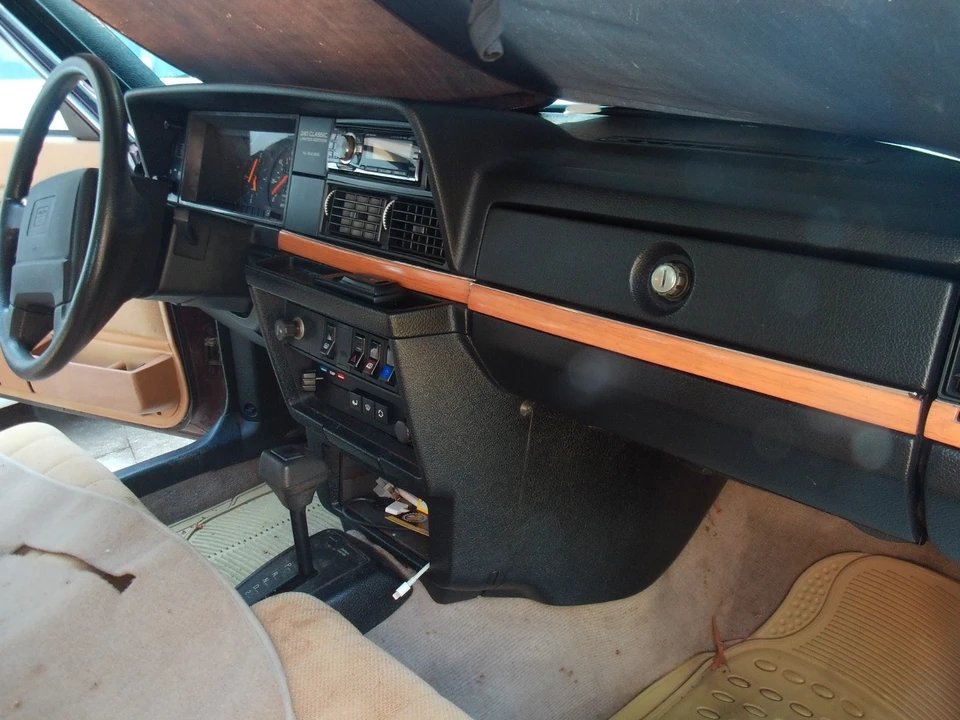 1993 Volvo 244 - Image 29 of 31
