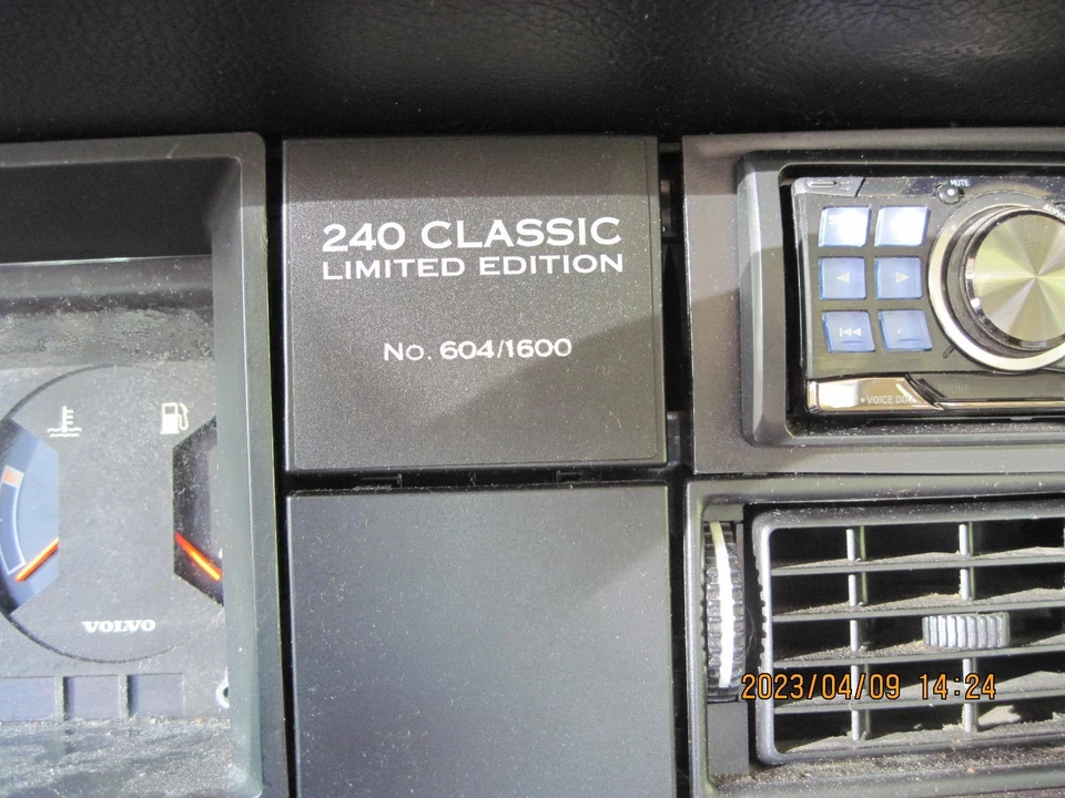 1993 Volvo 244 - Image 4 of 31