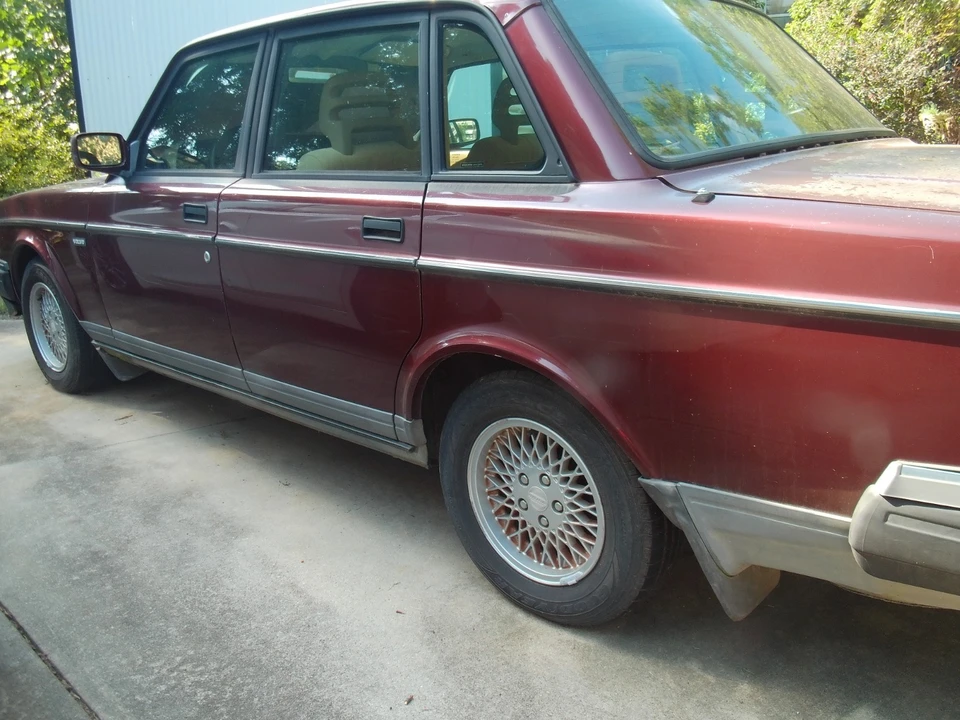 1993 Volvo 244 - Image 3 of 31