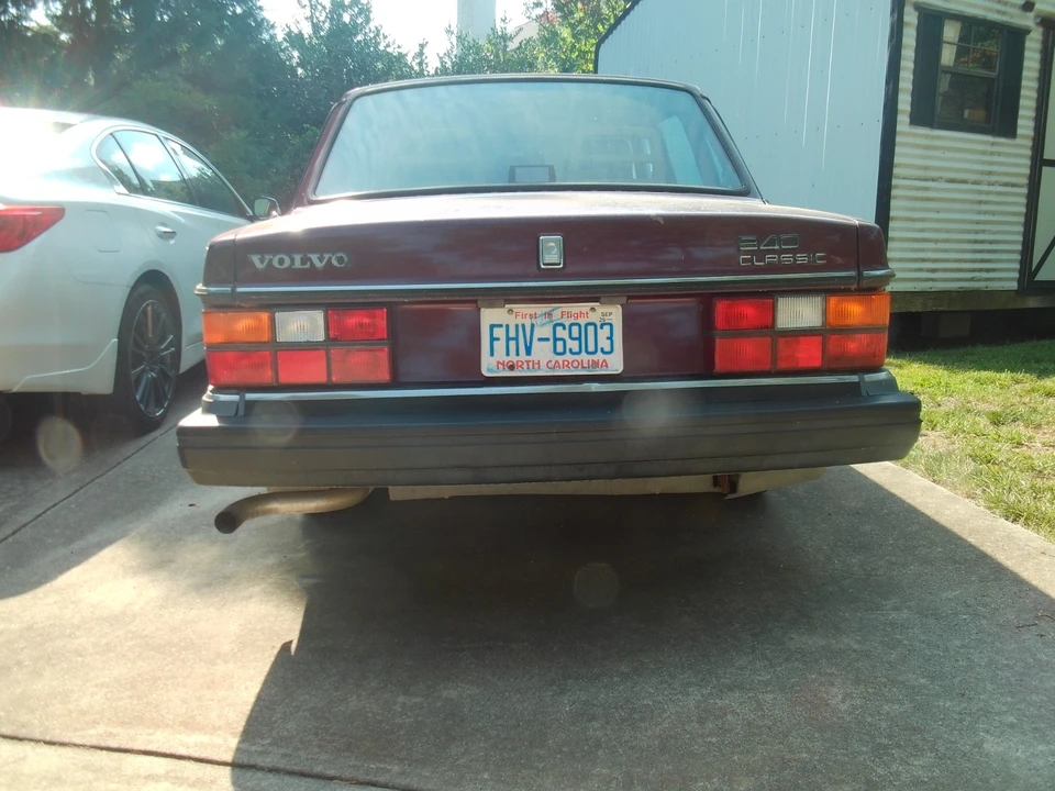 1993 Volvo 244 - Image 2 of 31