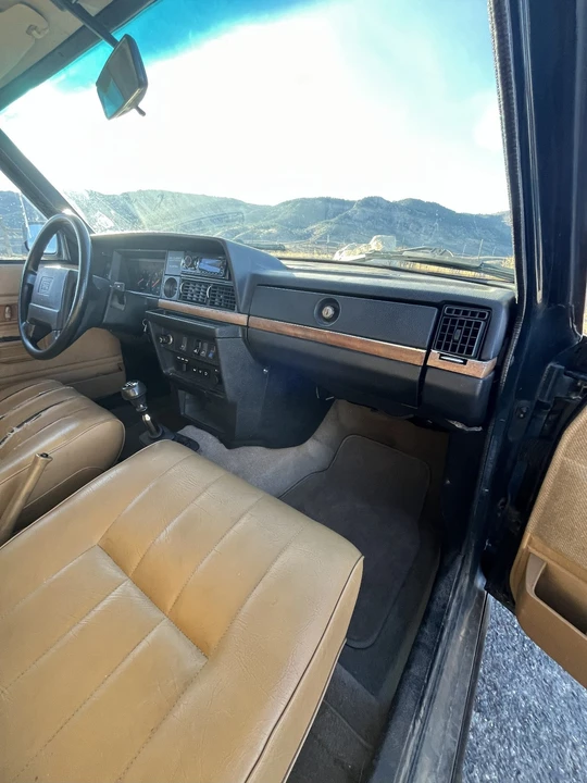 1993 Volvo 200 Series - Image 8 of 11