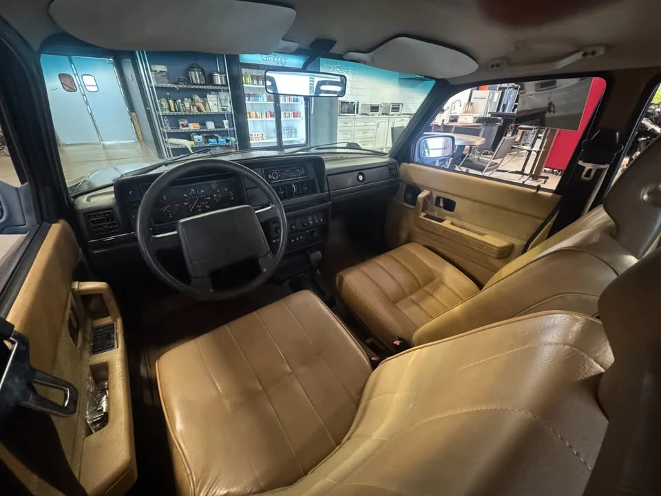 1993 Volvo 245 - Image 7 of 19