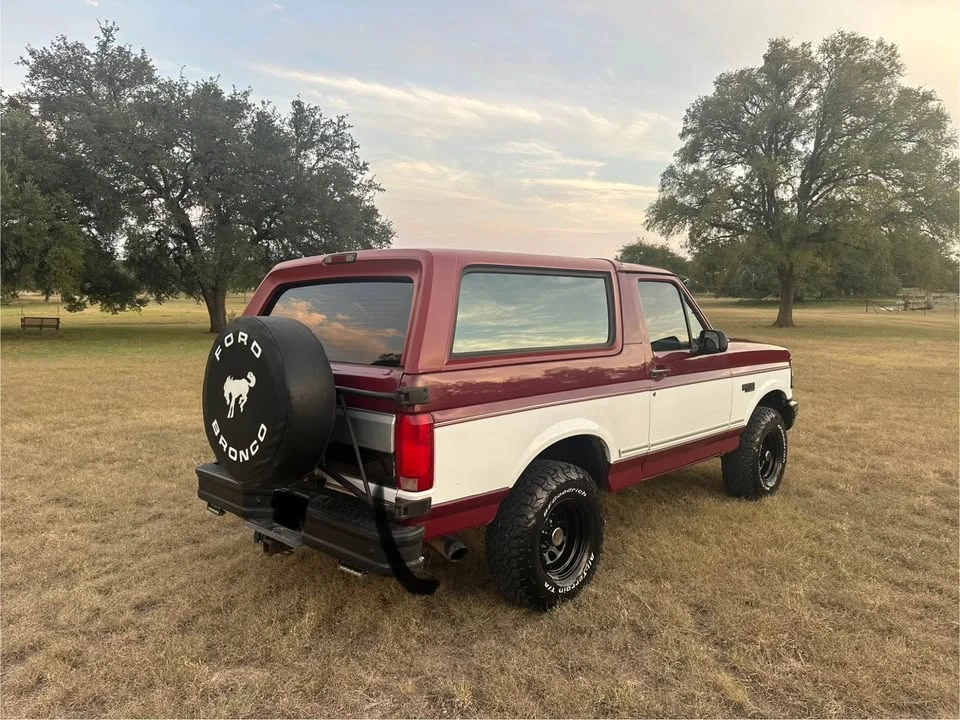 1993 Ford Bronco 5th Gen - Image 2 of 10