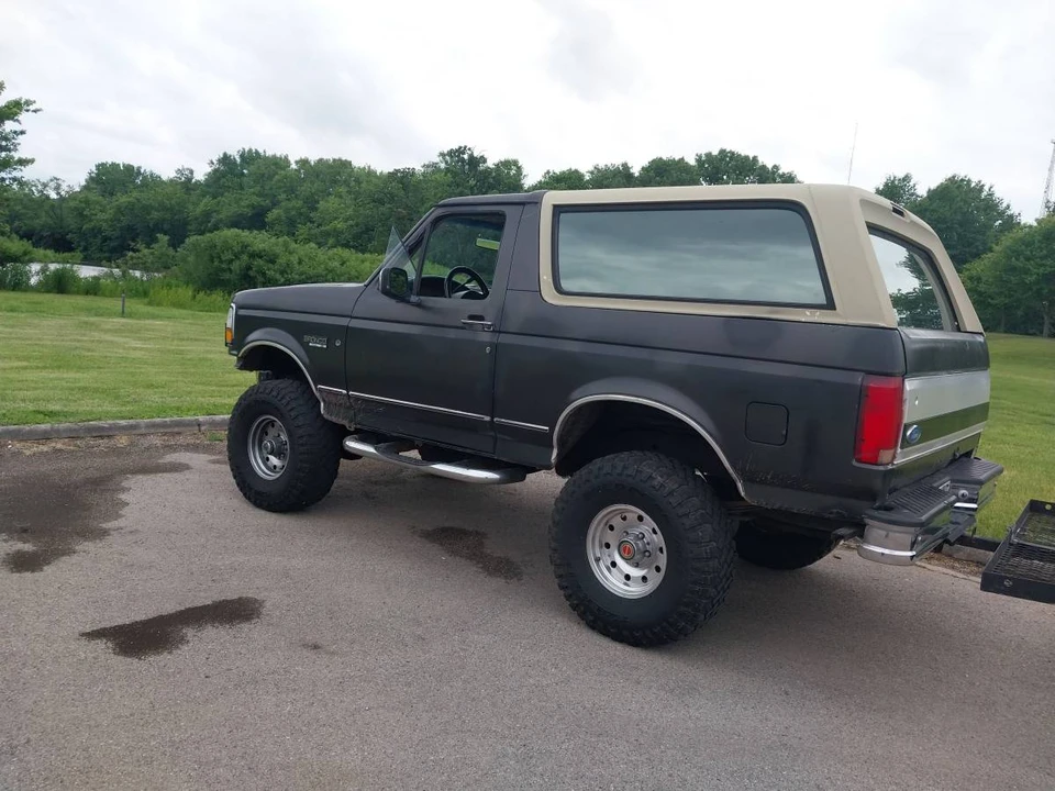 1993 Ford Bronco 5th Gen - Image 3 of 8