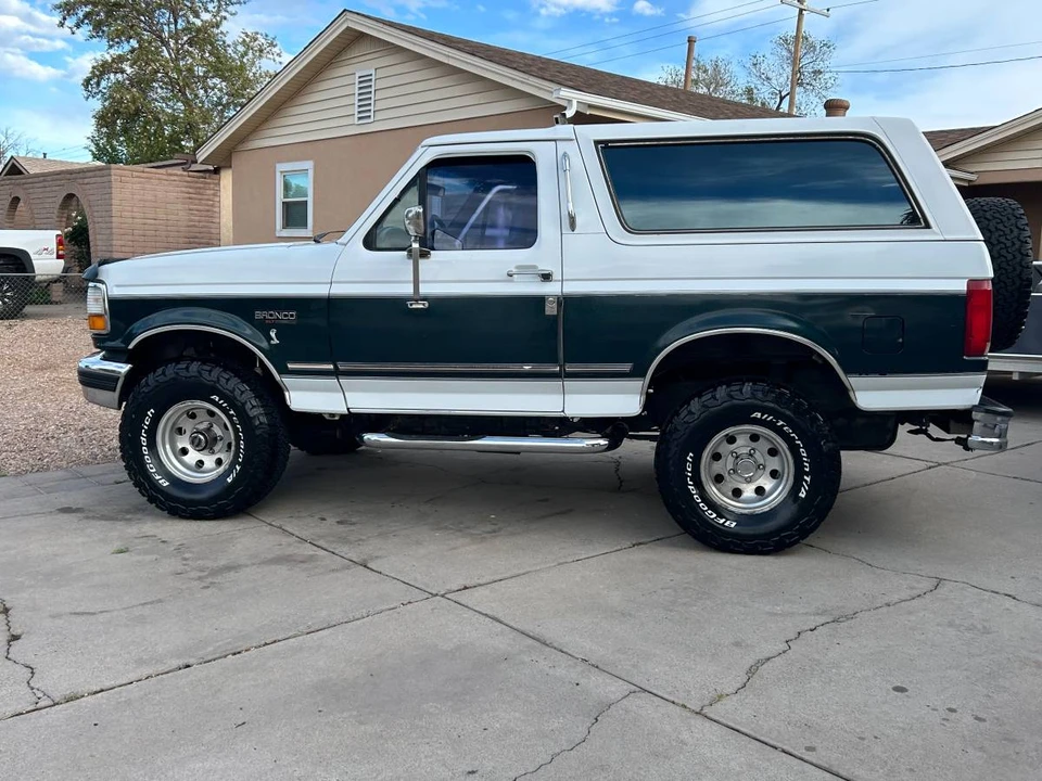 1993 Ford Bronco 5th Gen - Image 2 of 21