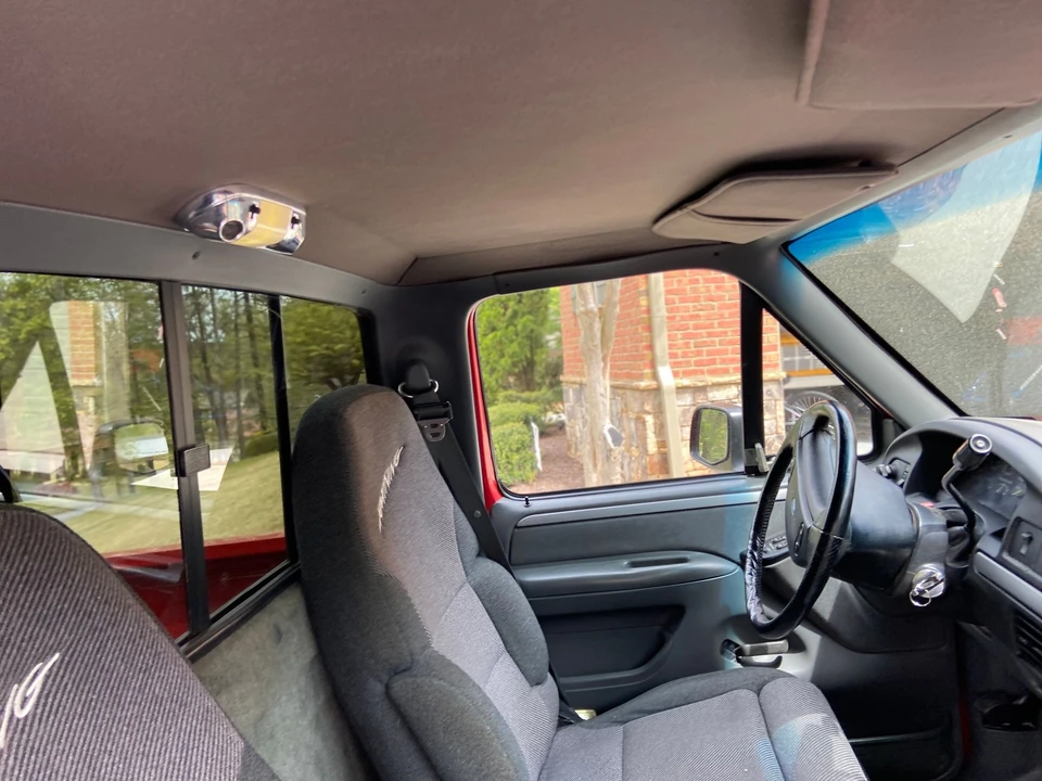 1993 Ford F-150 SVT Lightning 9th Gen - Image 11 of 15