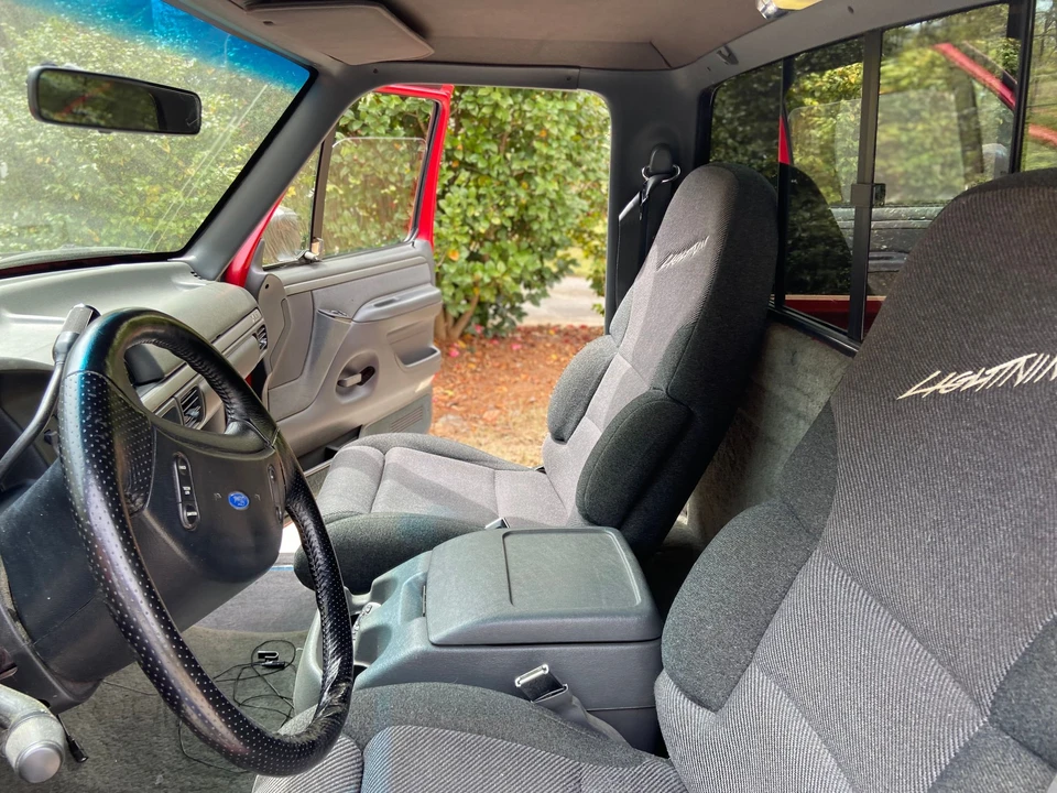 1993 Ford F-150 SVT Lightning 9th Gen - Image 8 of 15