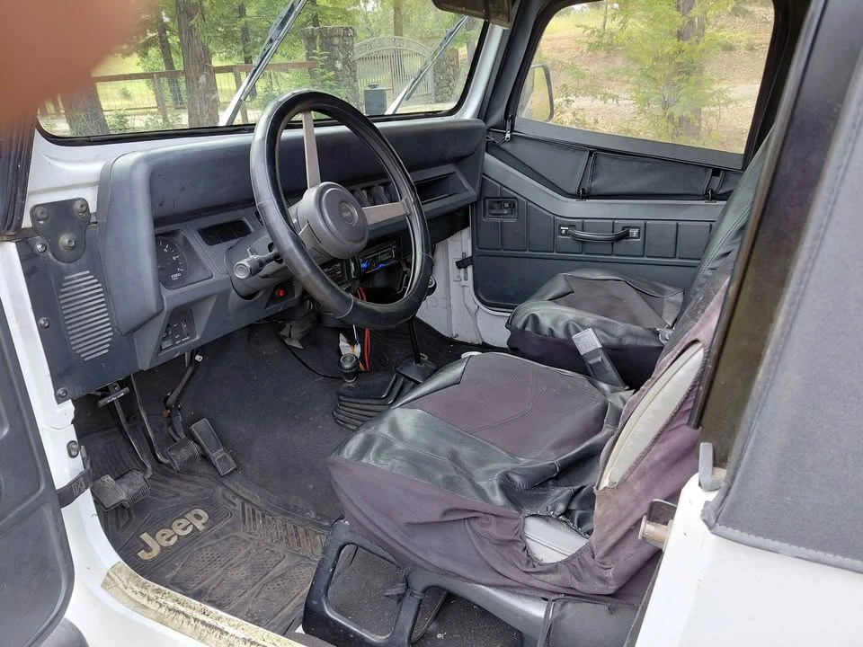 1993 Jeep YJ Wrangler - Image 4 of 5
