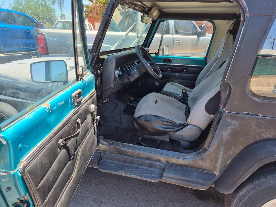 1993 Jeep YJ Wrangler - Image 4 of 9