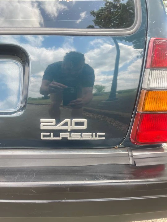 1993 Volvo 245 - Image 11 of 23