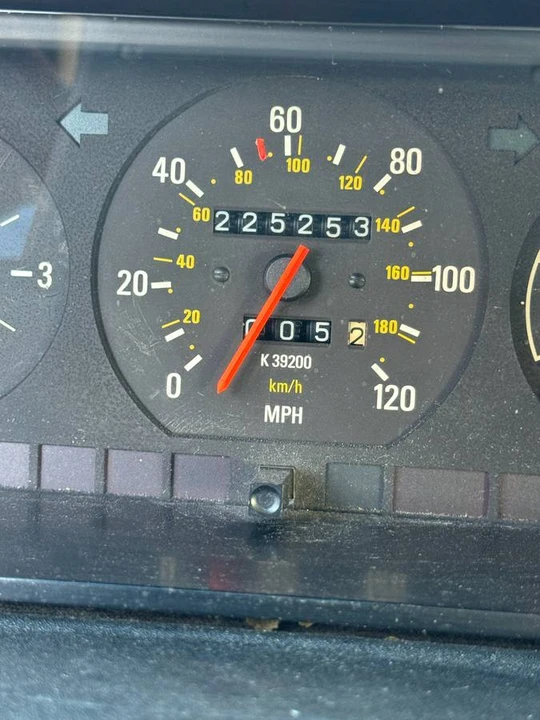 1993 Volvo 245 - Image 5 of 5