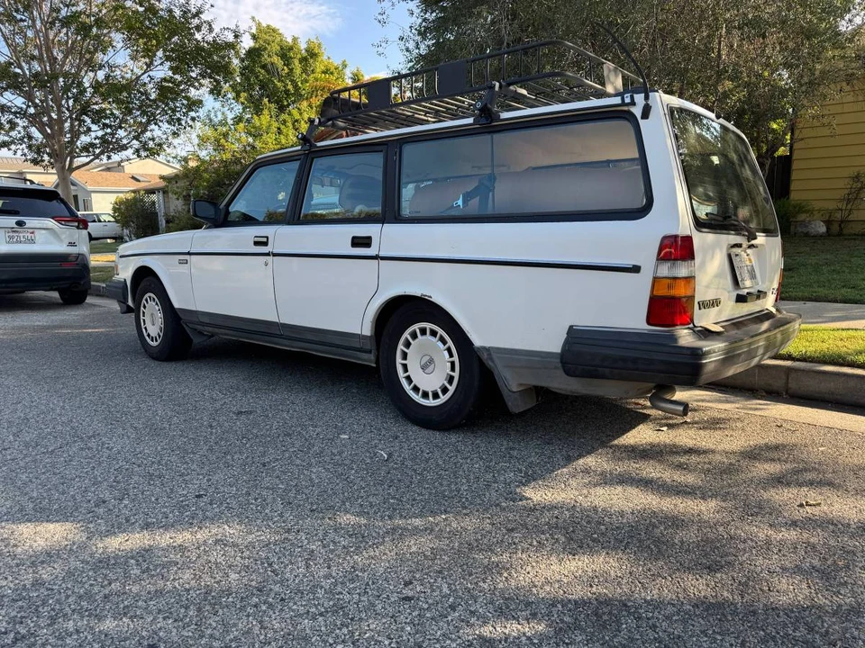 1993 Volvo 245 - Image 2 of 5