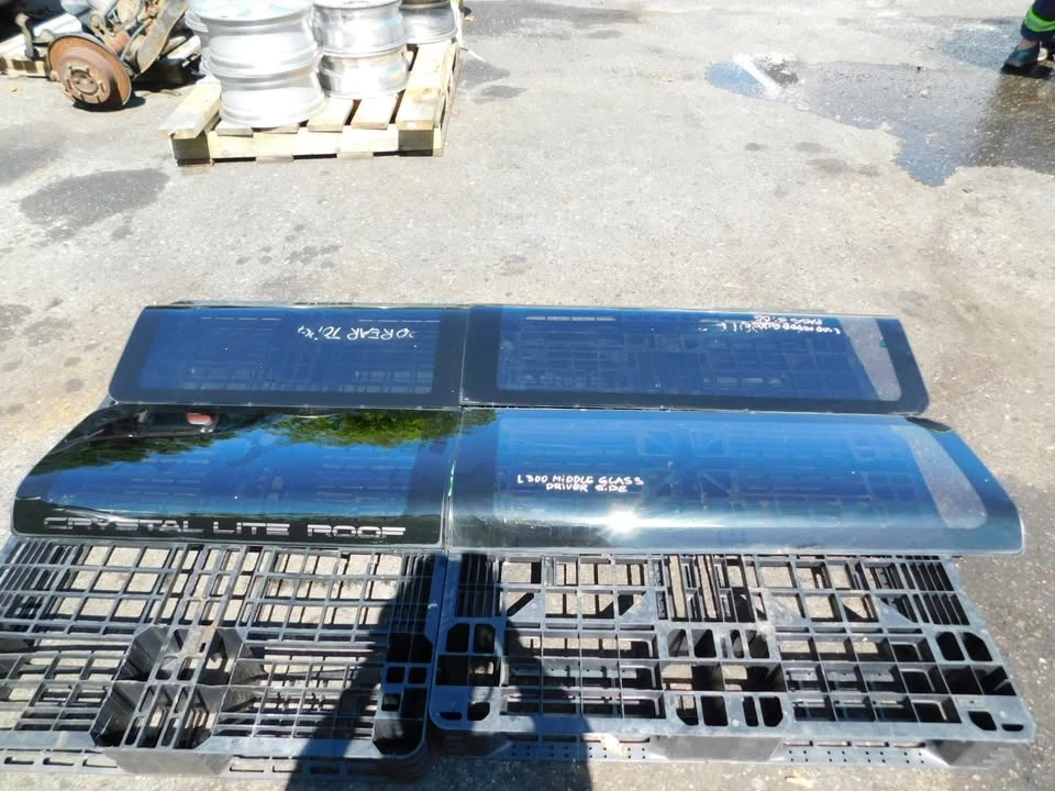 1994 Parts & Memorabilia Bodywork - Image 2 of 8