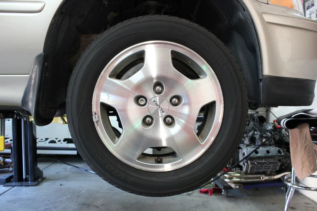 1994 Acura Legend 2nd Gen - Image 28 of 31
