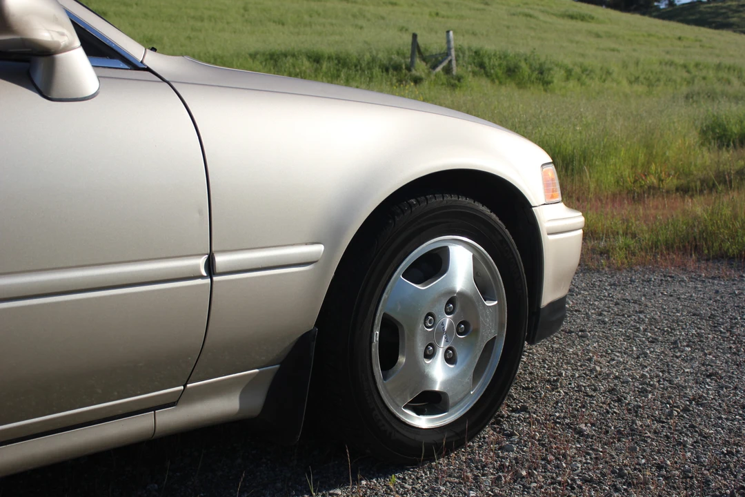 1994 Acura Legend 2nd Gen - Image 9 of 31