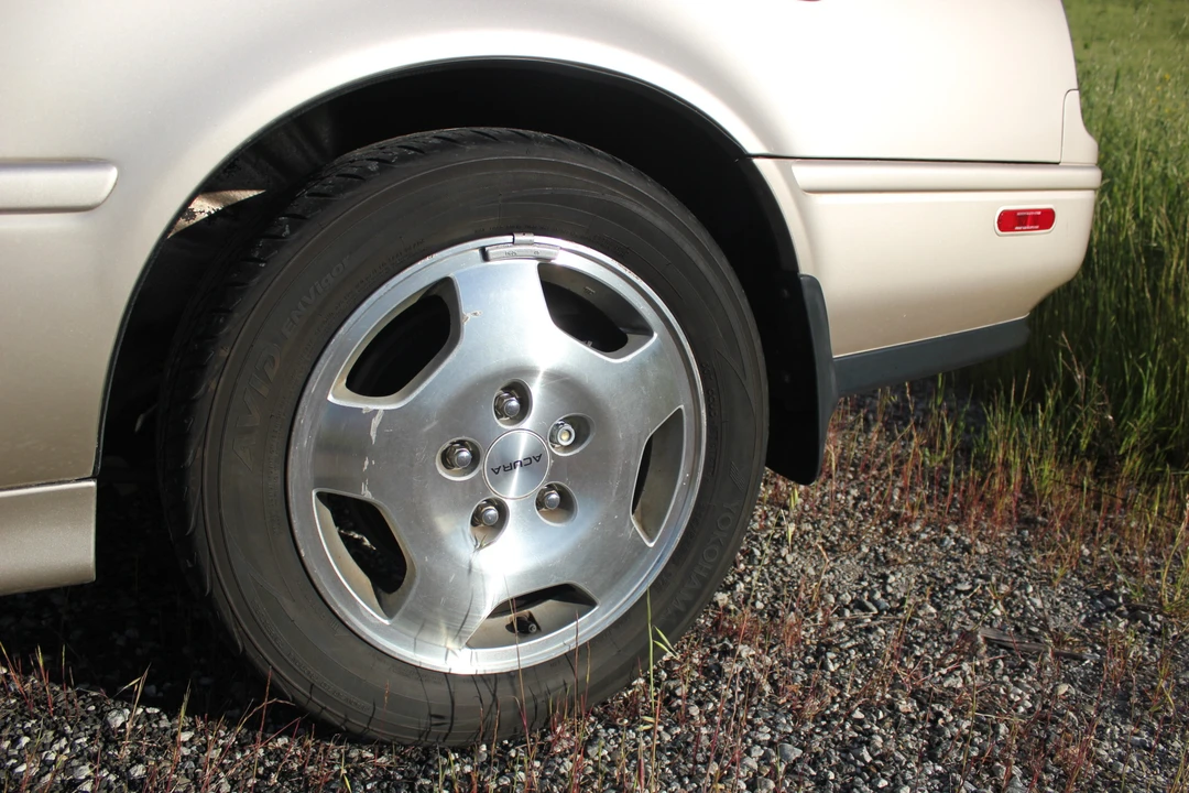 1994 Acura Legend 2nd Gen - Image 25 of 31
