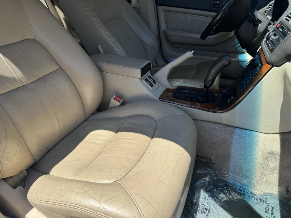 1994 Acura Legend 2nd Gen - Image 16 of 31