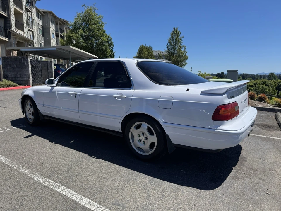 1994 Acura Legend 2nd Gen - Image 2 of 31