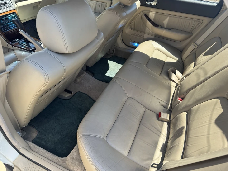 1994 Acura Legend 2nd Gen - Image 11 of 31