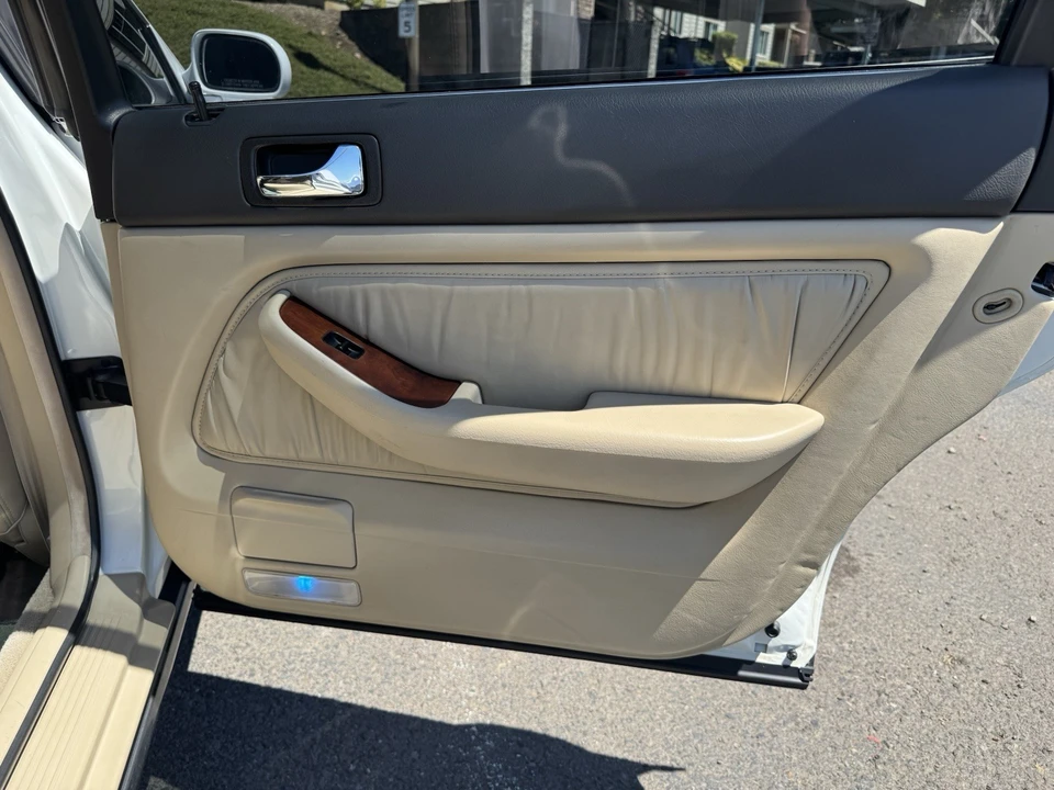 1994 Acura Legend 2nd Gen - Image 18 of 31