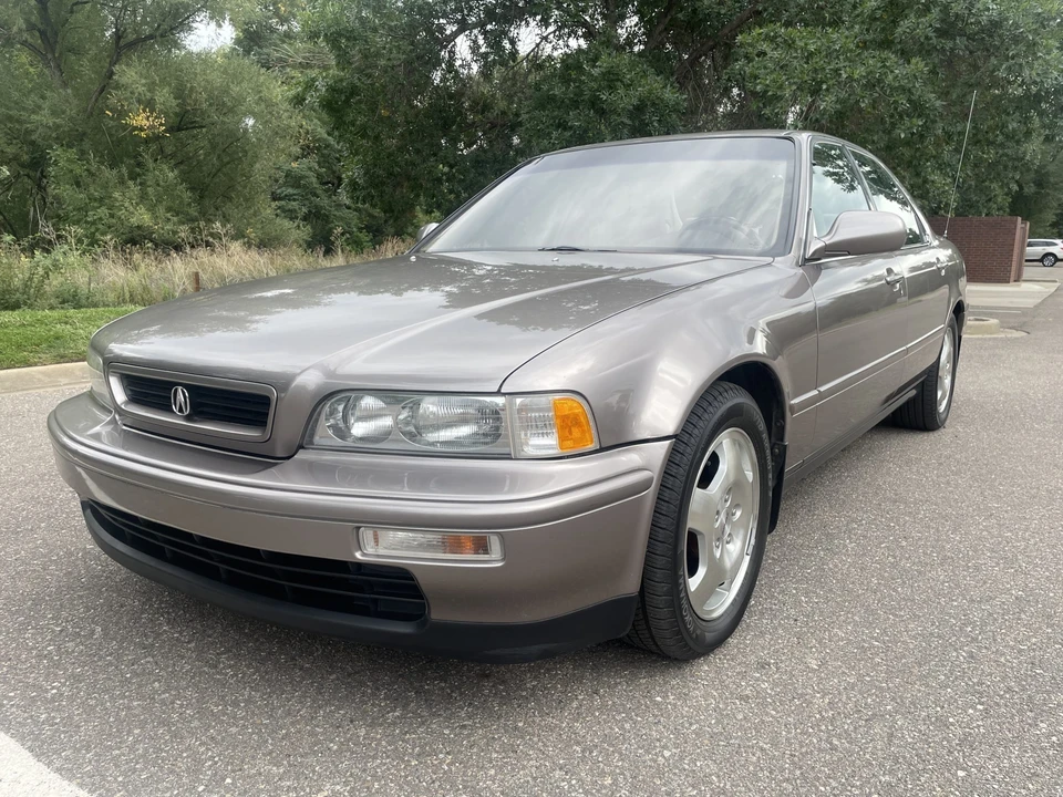 1994 Acura Legend 2nd Gen - Image 2 of 31