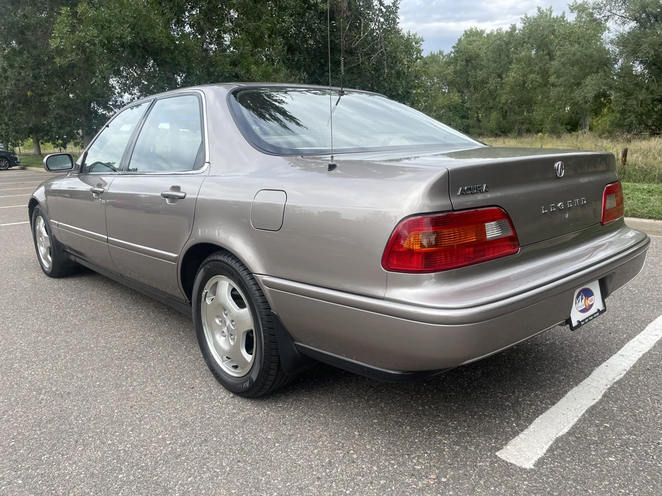 1994 Acura Legend 2nd Gen - Image 12 of 31
