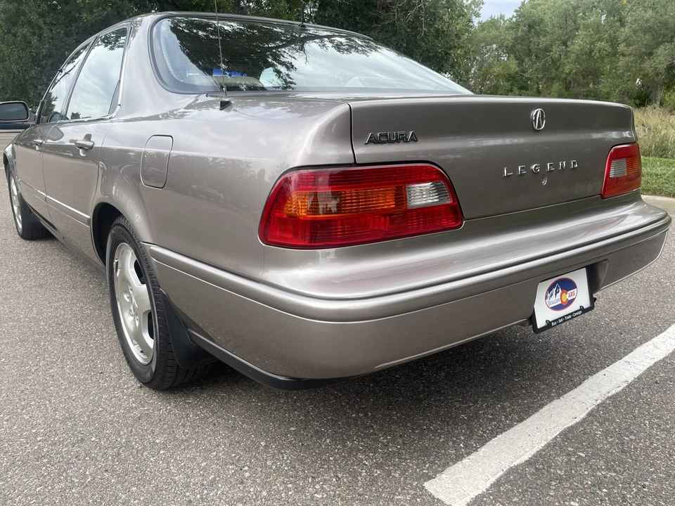 1994 Acura Legend 2nd Gen - Image 13 of 31
