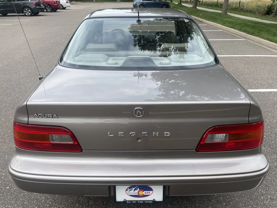 1994 Acura Legend 2nd Gen - Image 9 of 31