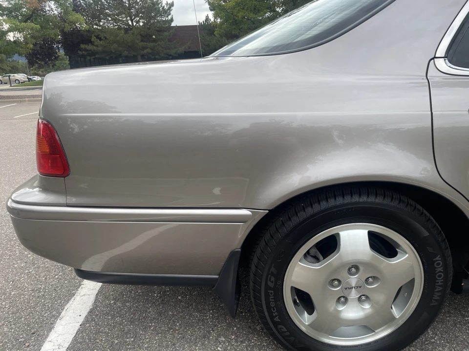1994 Acura Legend 2nd Gen - Image 27 of 31