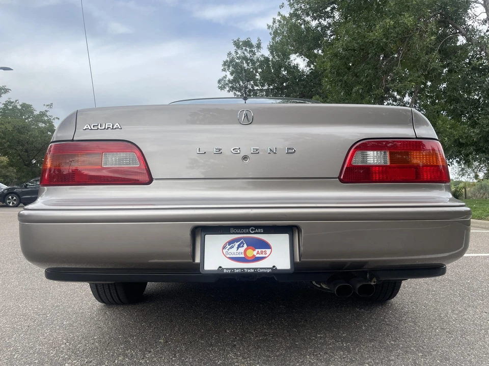 1994 Acura Legend 2nd Gen - Image 11 of 31