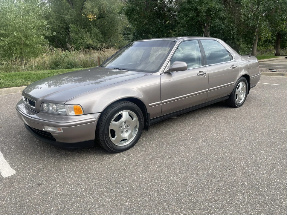 1994 Acura Legend 2nd Gen - Image 16 of 31