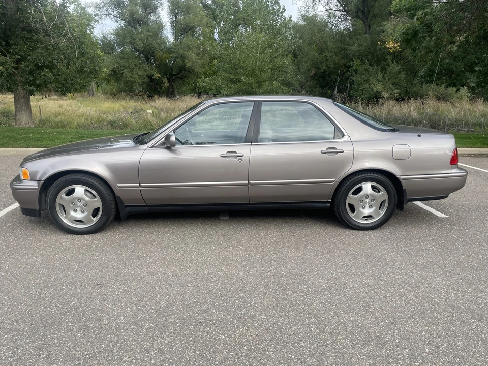 1994 Acura Legend 2nd Gen - Image 15 of 31