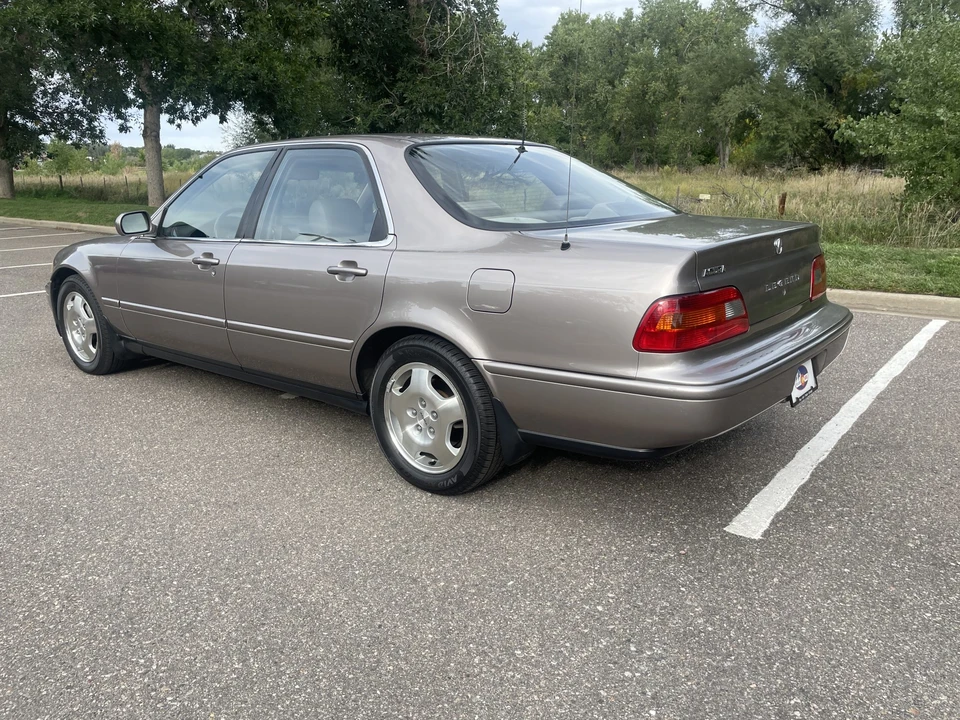 1994 Acura Legend 2nd Gen - Image 14 of 31