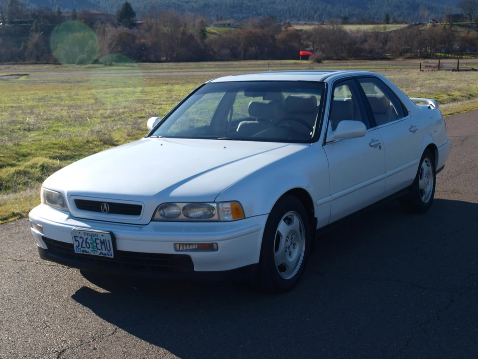 1994 Acura Legend 2nd Gen - Image 10 of 31