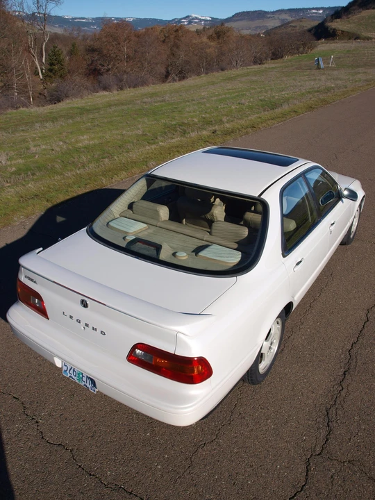 1994 Acura Legend 2nd Gen - Image 28 of 31