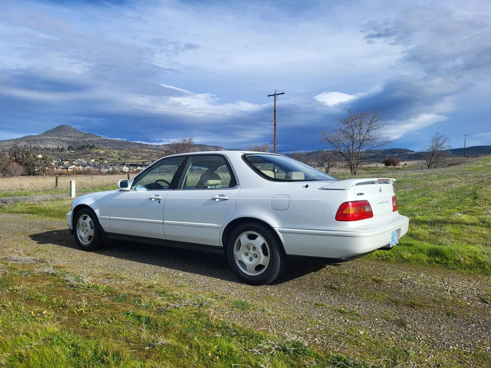 1994 Acura Legend 2nd Gen - Image 4 of 31