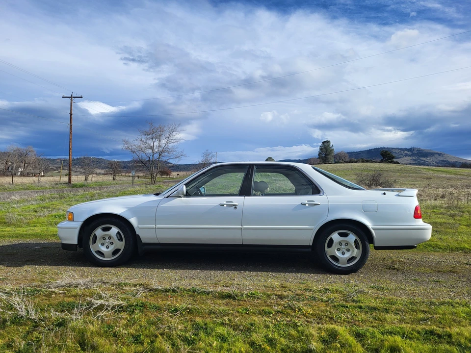 1994 Acura Legend 2nd Gen - Image 3 of 31