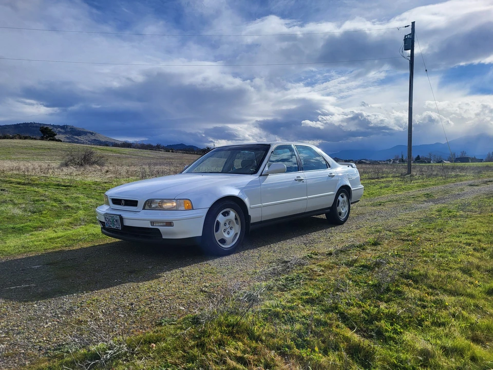 1994 Acura Legend 2nd Gen - Image 2 of 31