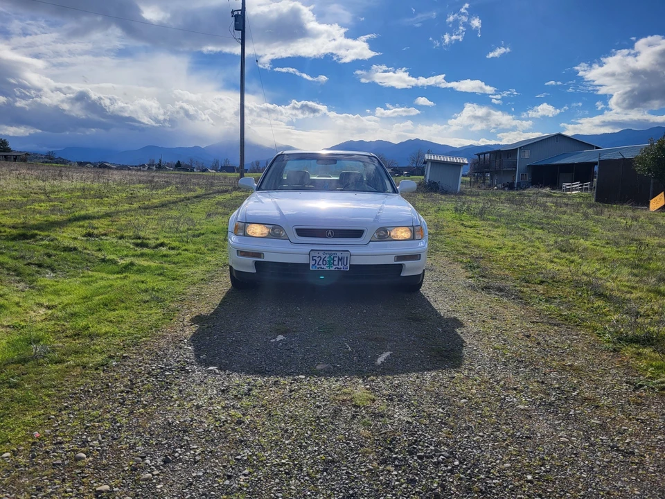 1994 Acura Legend 2nd Gen - Image 9 of 31