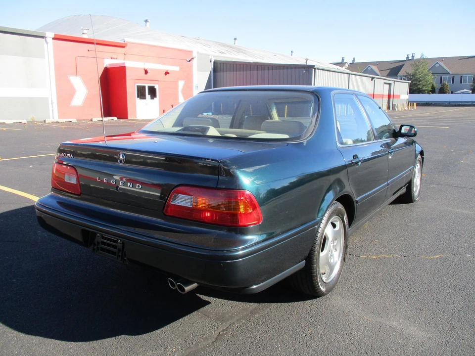 1994 Acura Legend 2nd Gen - Image 4 of 31