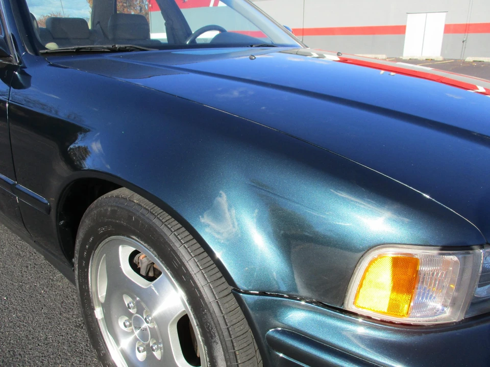 1994 Acura Legend 2nd Gen - Image 11 of 31