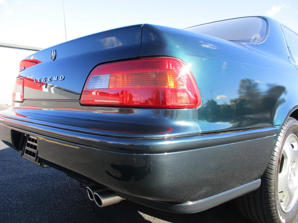 1994 Acura Legend 2nd Gen - Image 18 of 31