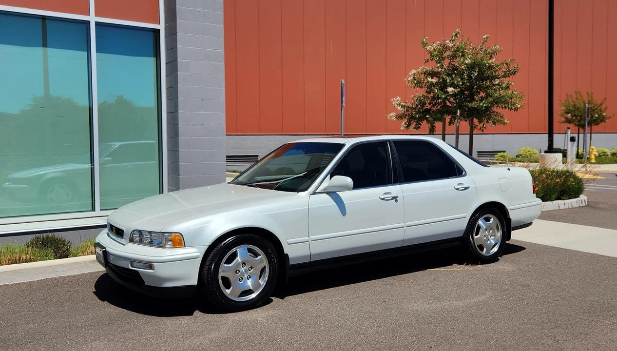 1994 Acura Legend 2nd Gen - Image 25 of 31